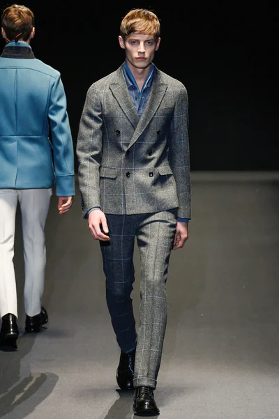 Look 4